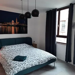 Center In Quiet Street & Airco Apartment